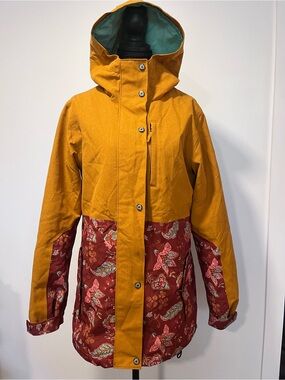 NWOT Women's Aperture Floral Ski Snowboarding Jacket